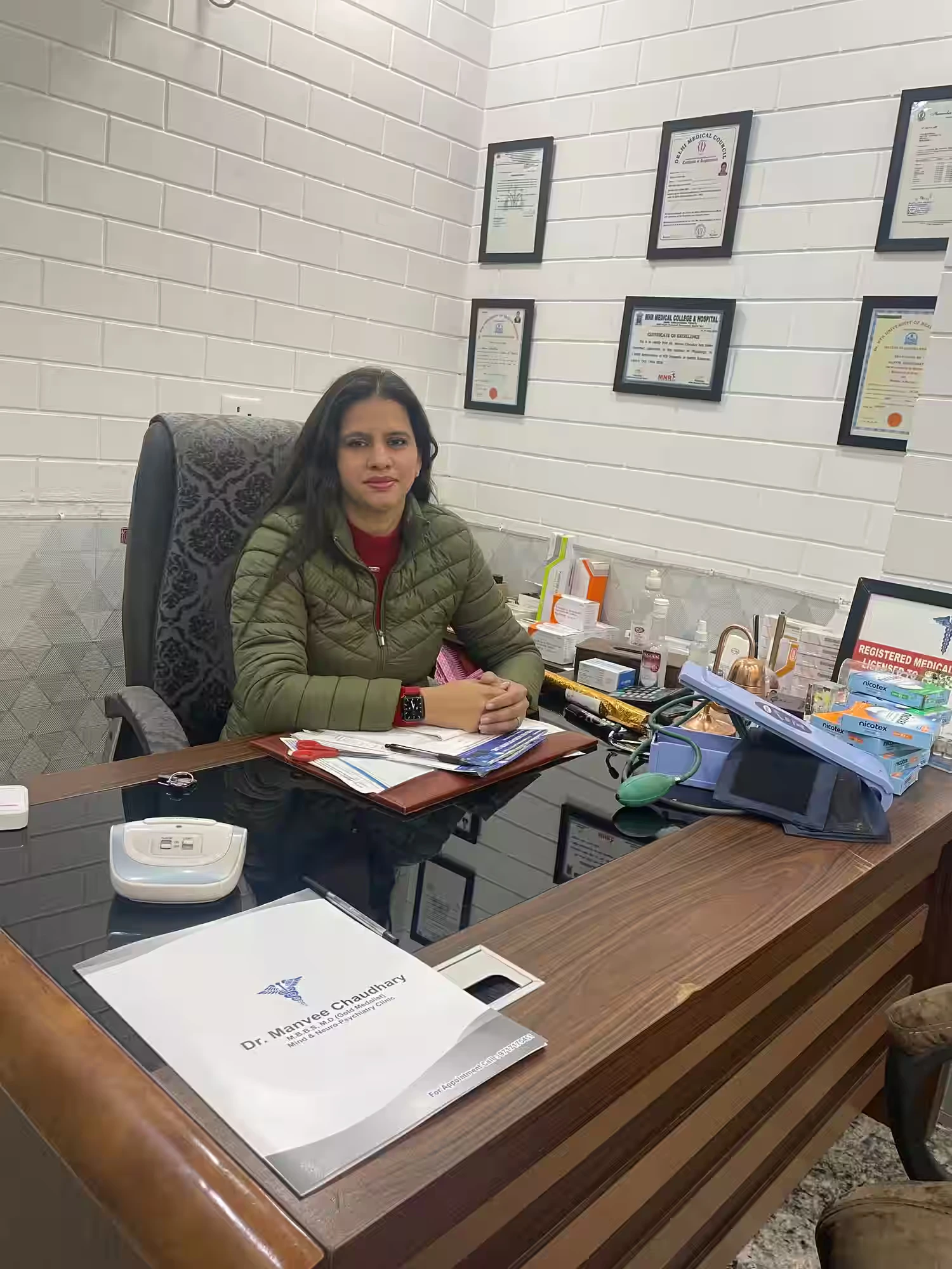Dr. Manvee Chaudhary - Best Psychiatrist in Ghaziabad at Manas Mind Clinic, Indirapuram